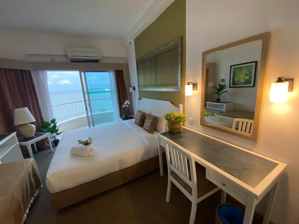 Seaview Deluxe@Rainbow Paradise Tg Bungah 4-6Pax Hotel Tanjung Bungah  Exterior photo